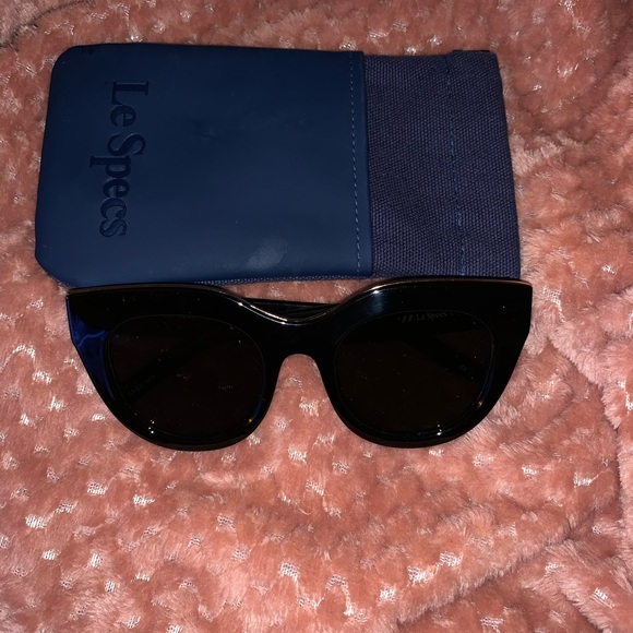 Le Specs Accessories - Le Specs cat eye sunglasses